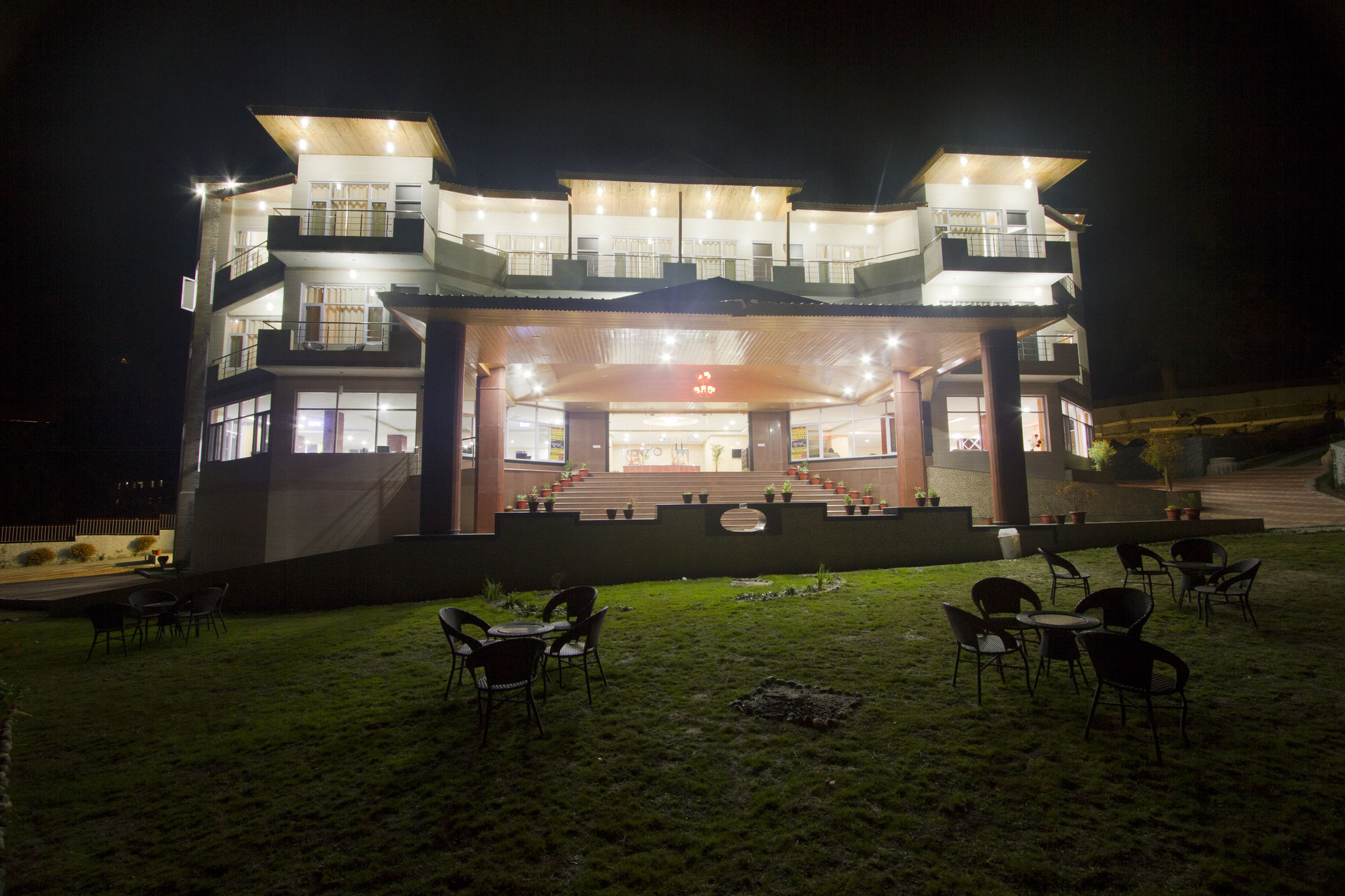 Adb Rooms Snow Touch Resort Manāli エクステリア 写真
